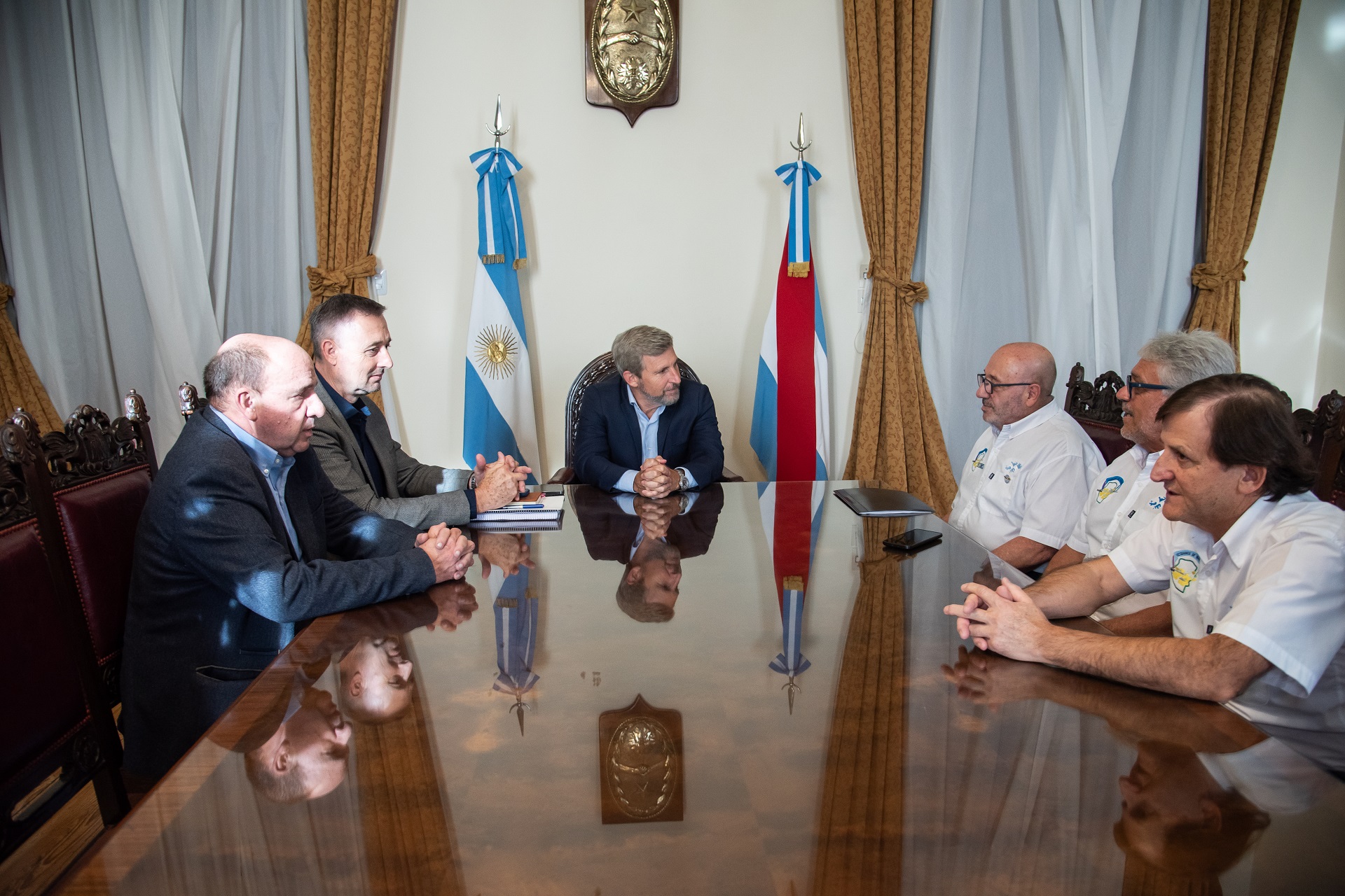 Frigerio recibió a veteranos de Malvinas y respaldó un proyecto conmemorativo en Paraná